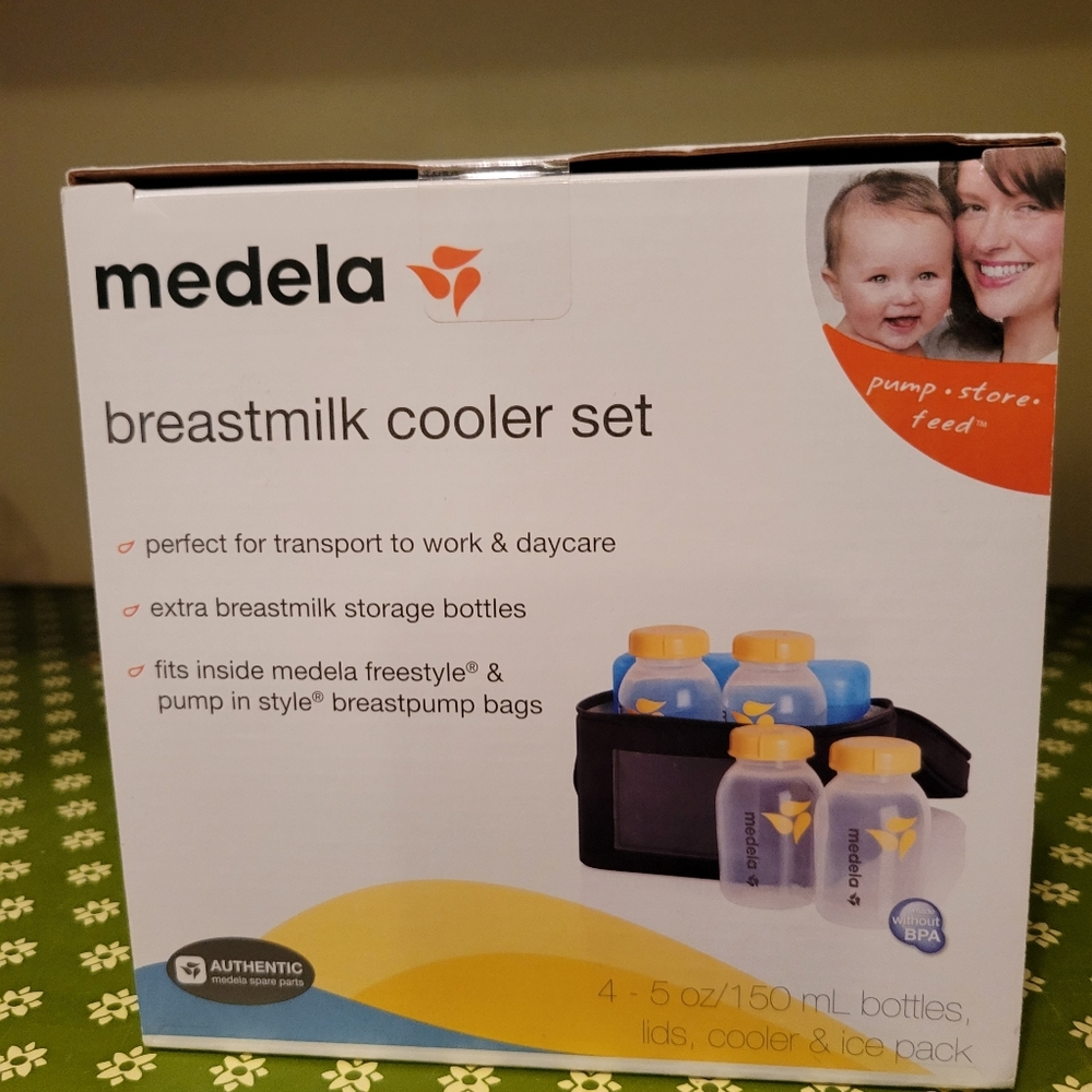 New - Medela Cooler Set